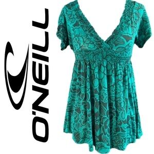 Green and Black O’Neill V Neck Short Sleeved Top Size Medium